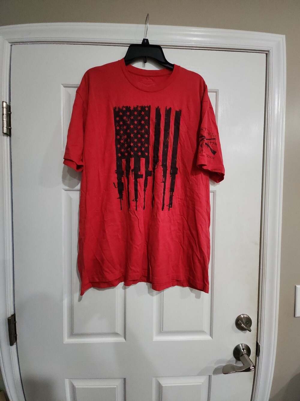Grunt Style Rifle Flag 'This We'll Defend' Red Short Sleeve T-Shirt